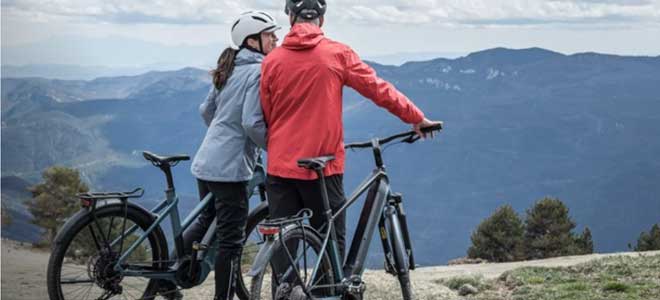 Damen E-Bikes für Touren und Bergrouten